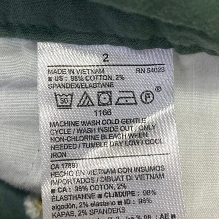 Old Navy Green Floral Daisy Embroidered Mid Rise Everyday Casual Chino Shorts 2