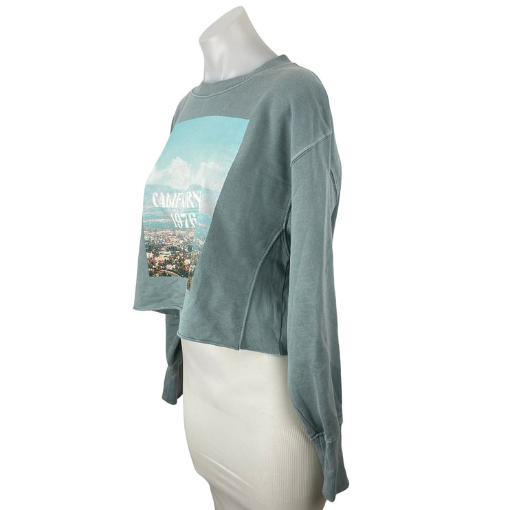 Colsie California 1976 Women's Graphic Long Sleeve Crop Sweater Sweatshirt Top S