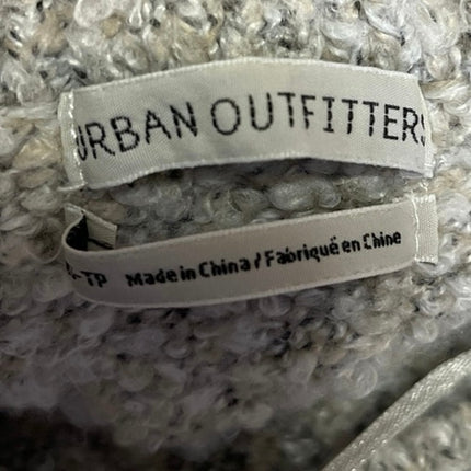 Urban Outfitters Gray Textured Knit Long Sleeve V Neck Pullover Sweater Top XS