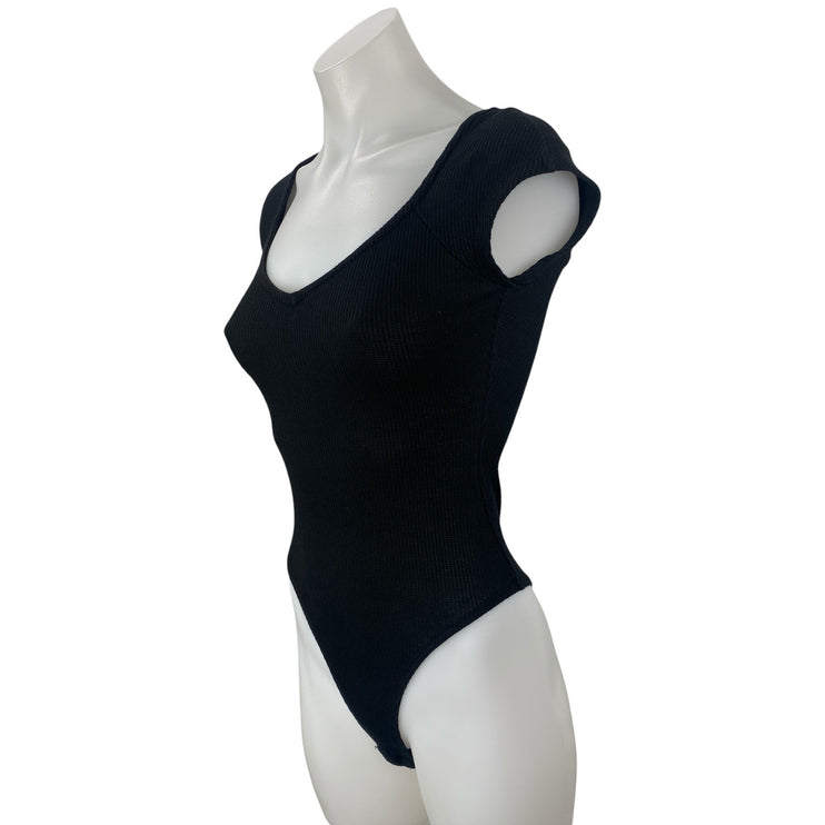 Princess Polly Black Short Sleeve Ribbed Knit Scoop Neck Bodysuit Top Size 2