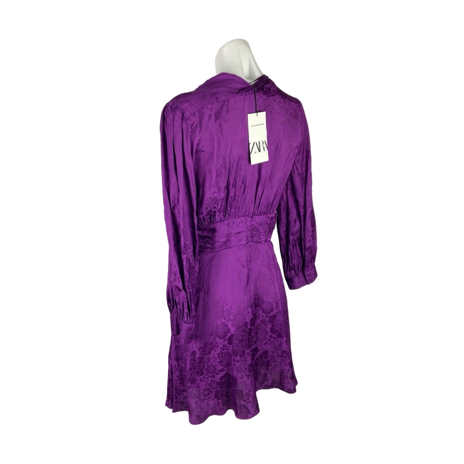 ZARA NWT Purple Louisse Floral Satin V-neck 3/4 Sleeve Mini A-Line Par Brie ZARA NWT Purple Louisse Floral Satin V-neck 3/4 Sleeve Mini A-Line Par Brie