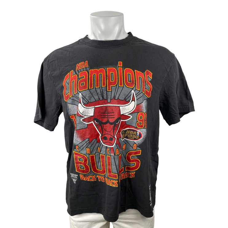 Mitchell & Ness Chicago Bulls Explode Champions Mens Black Graphic T-Shirt Top M