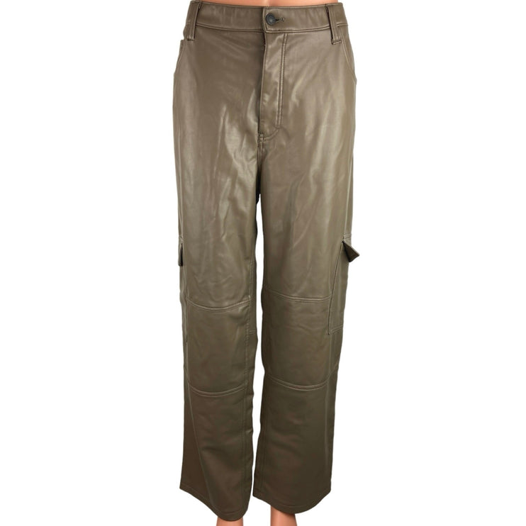 Abercrombie & Fitch Curve Love Vegan Leather Cargo 90s Relaxed High Rise Pant 16