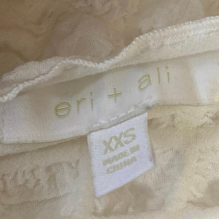 Eri + Ali Women's White Textured Bubble Short Puff Sleeve Crop Blouse Top Sz XXS