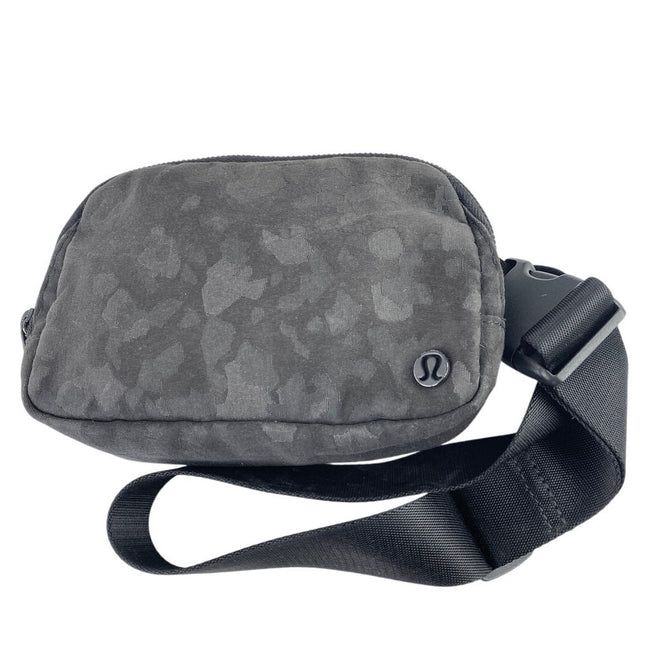 Lululemon Everywhere Belt Bag Black Gray Camo Pockets Keys Fanny Pack  Brie