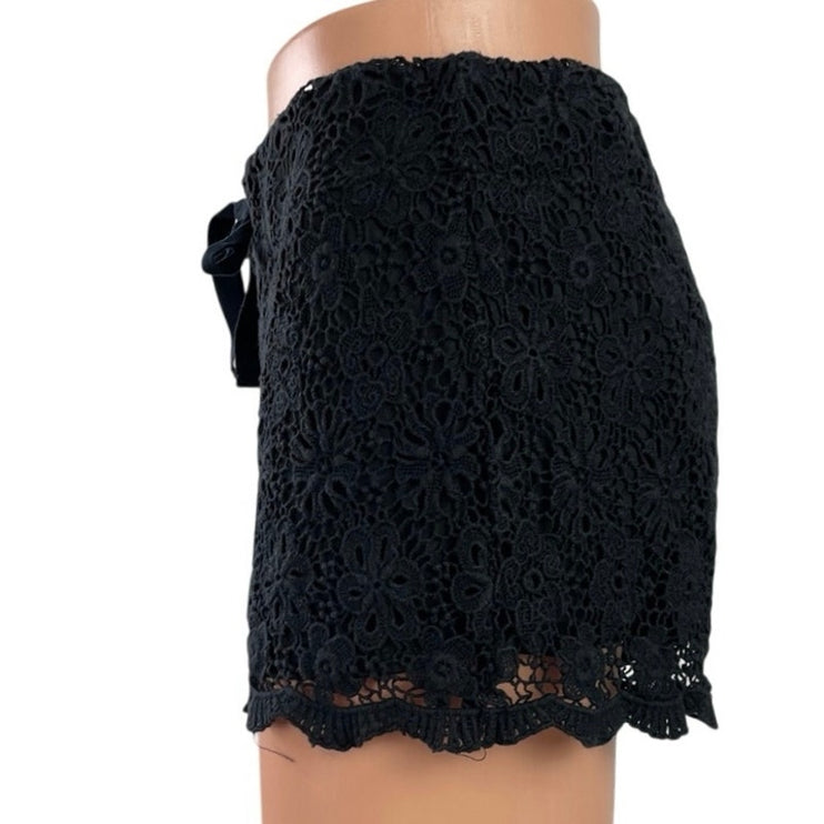 No Boundaries Black Mid Rise Floral Lace Embroidered Drawstring Mini Shorts Sz M