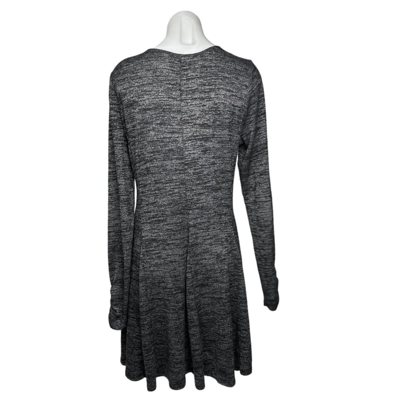 Hollister Dark Gray Jersey Long Sleeve Scoop Neck Fit & Flare Sweater – Brie Hollister Dark Gray Jersey Long Sleeve Scoop Neck Fit & Flare Sweater – Brie