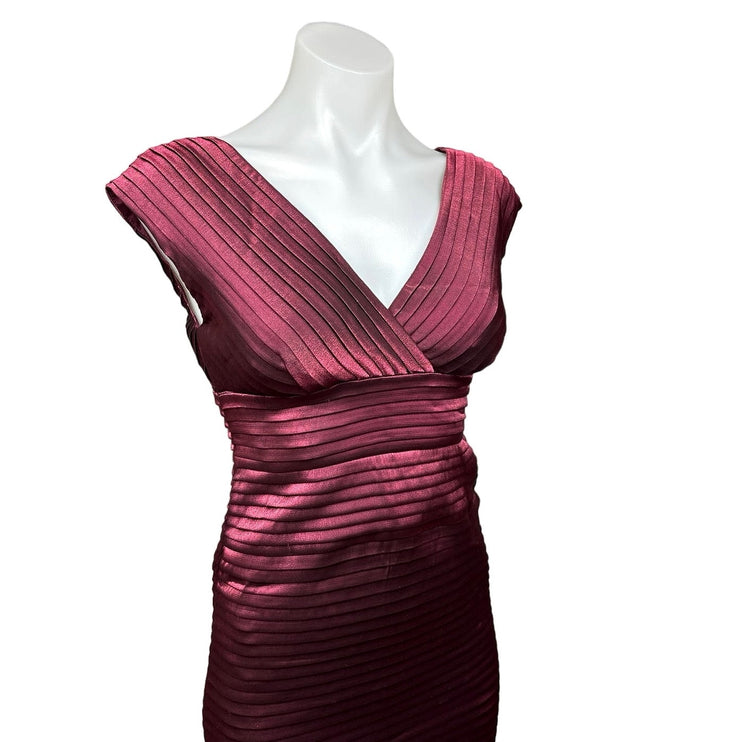 Adrianna Papell Purple Metallic Pleated V-neck Sleeveless Satin Sheath Dress 2P