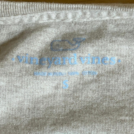 Vineyard Vines Beige Graphic Long Sleeve Chest Pocket Tee Basic T-Shirt Top Sz S