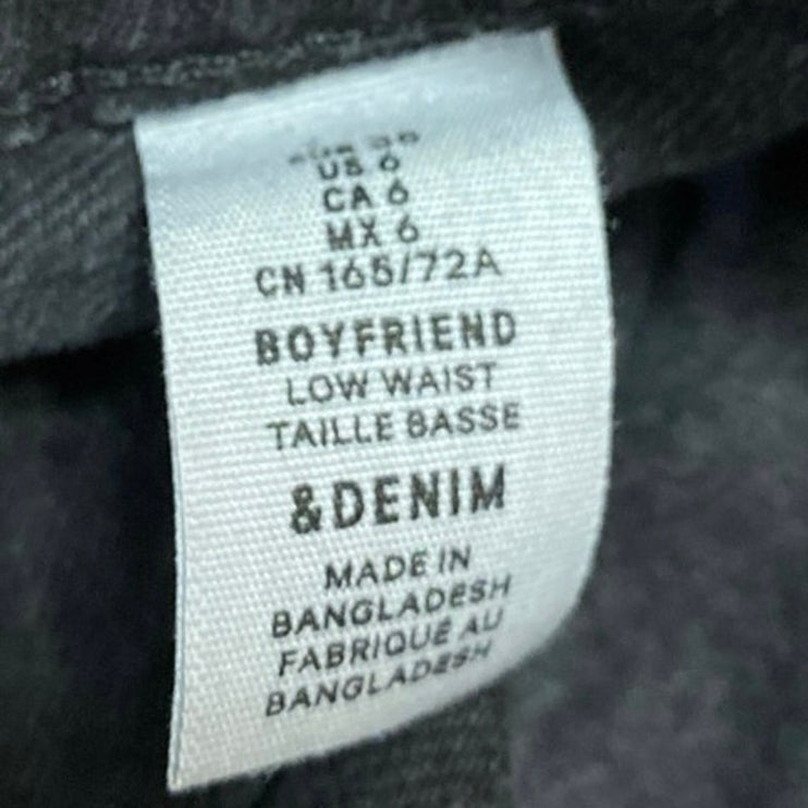 H&M Women's Black Distressed High Rise Boyfriend Tapered Denim Jeans Size 6