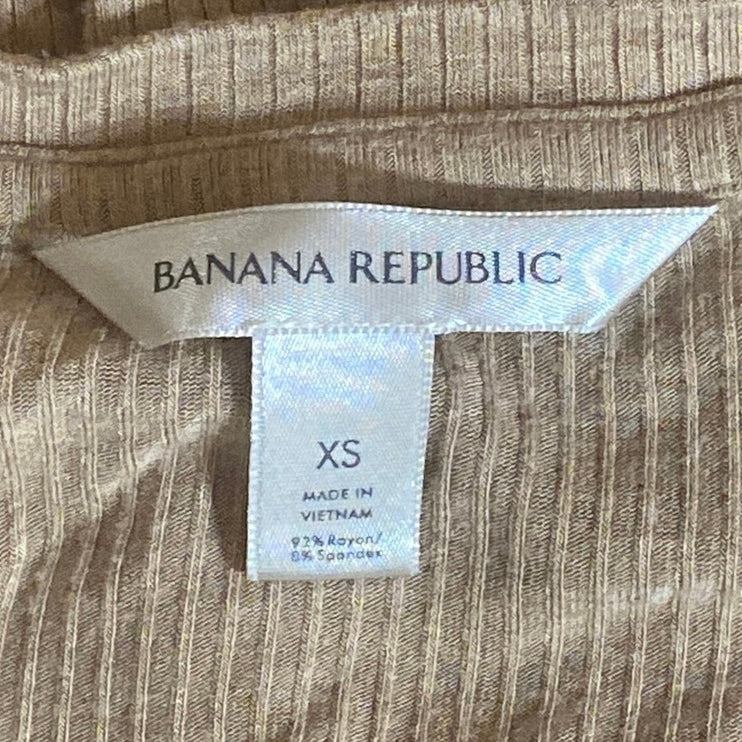 Banana Republic Women's Tan Ribbed Knit Long Sleeve Crewneck Sweater Top Size XS