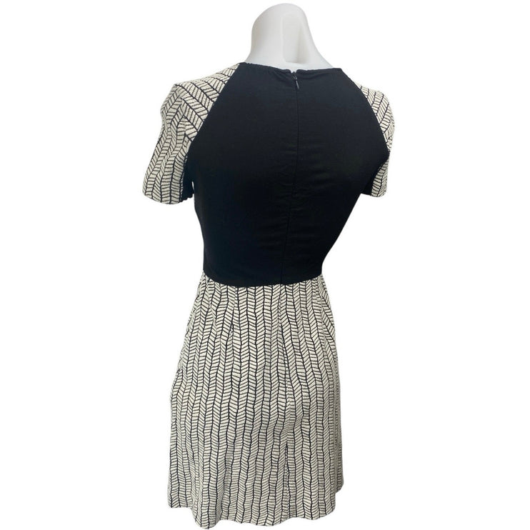 Zara Women's White Black Short Sleeve Abstract A Line Mini Skater Dress Size XS