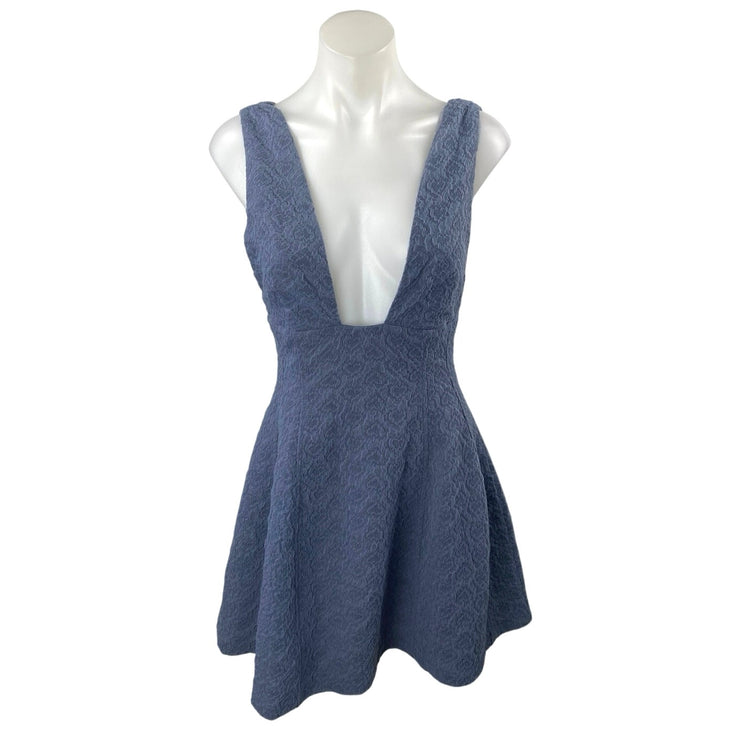 NEW WeWoreWhat Blue Textured Knit Sleeveless Plunge Neck Mini Flared Dress Sz 4