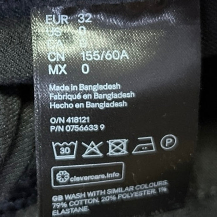 H&M Women's Black Wash Cuffed Mid Rise Slim Fit Casual Denim Jeans Shorts Size 0