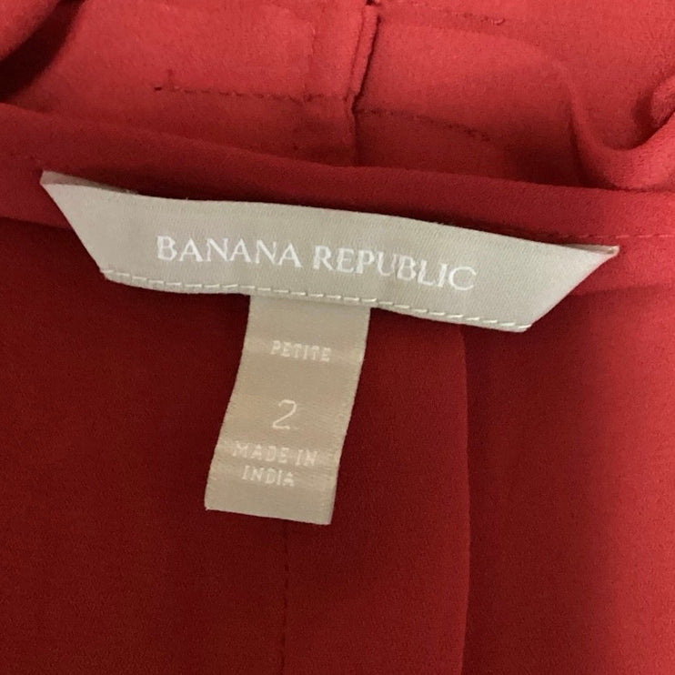 Banana Republic Red V Neck Sleeveless Career Button Down Blouse Top Size 2