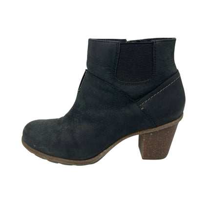 Clarks Sashlin Vita Women's Black Suede Round Toe Zip Chelsea Ankle Boots Size 8