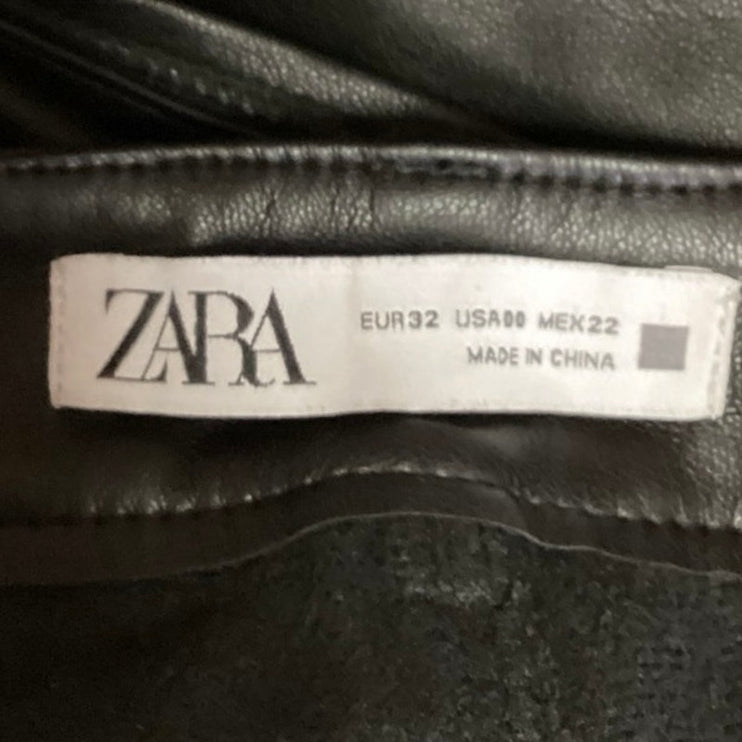 Zara Black Faux Leather High Rise Fitted Ankle Straight Leg Pants Size 00