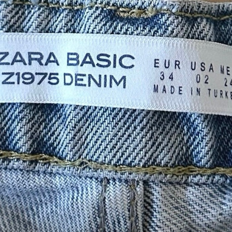 Zara Basic Blue Light Wash Ripped Knee Distressed Raw Hem Crop Denim Jeans Sz 2