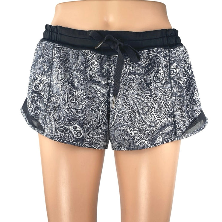Lululemon Hotty Hot Womens Black White Paisley Running Athletic Shorts Size 8