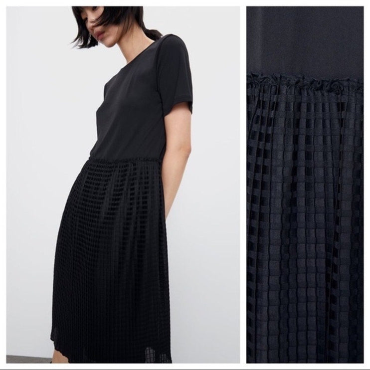 Zara Black Short Sleeve Flowy Pleated Round Neck Ruffle Midi T Shirt Dress Sz L