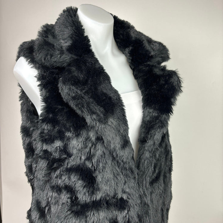 Forever 21 Black Acrylic Polyester Fuzzy Soft Faux Fur Sleeveless Pocket Lapel Collar Casual Travel Party Cocktail Winter Vest Jacket Size S