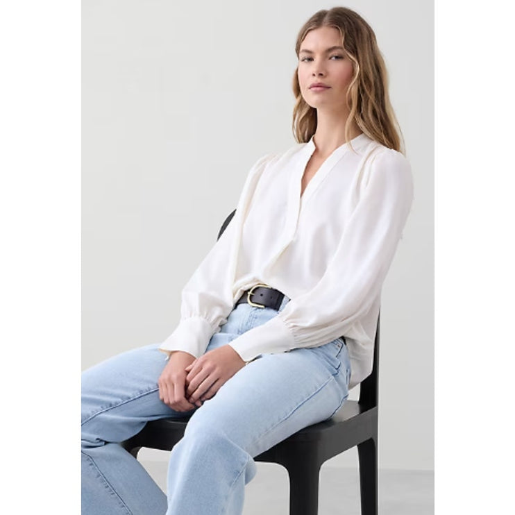 NEW Banana Republic Women's White Crepe Long Sleeve V Neck Blouse Top Size S