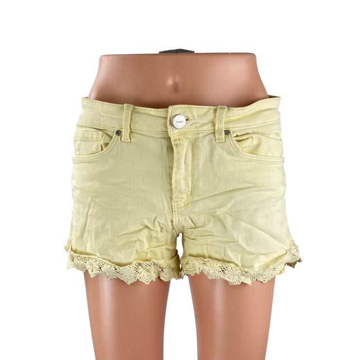 Tinsel Women's Yellow Floral Lace Hem Mid Rise Y2k Denim Jean Shorts Size 27