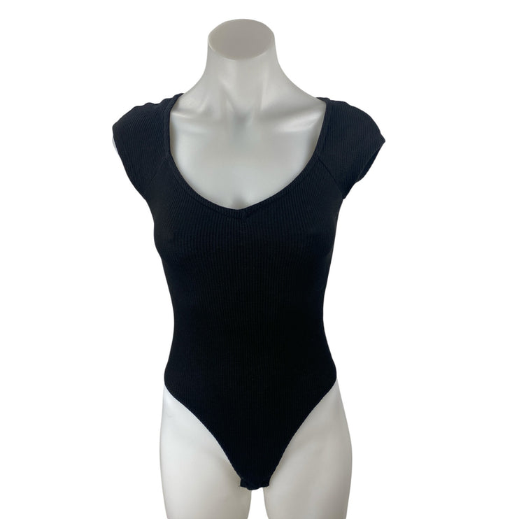Princess Polly Black Short Sleeve Ribbed Knit Scoop Neck Bodysuit Top Size 2