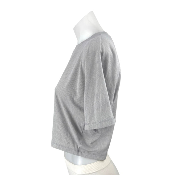 Lululemon Women's Gray Short Sleeve Yoga Athletic Crop T Shirt Tee Top Size 2