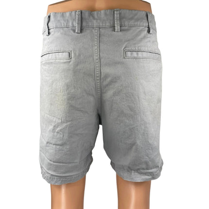 Gap Essential Khaki 7" Men's Gray Straight Golf Chino Bermuda Shorts Size 36