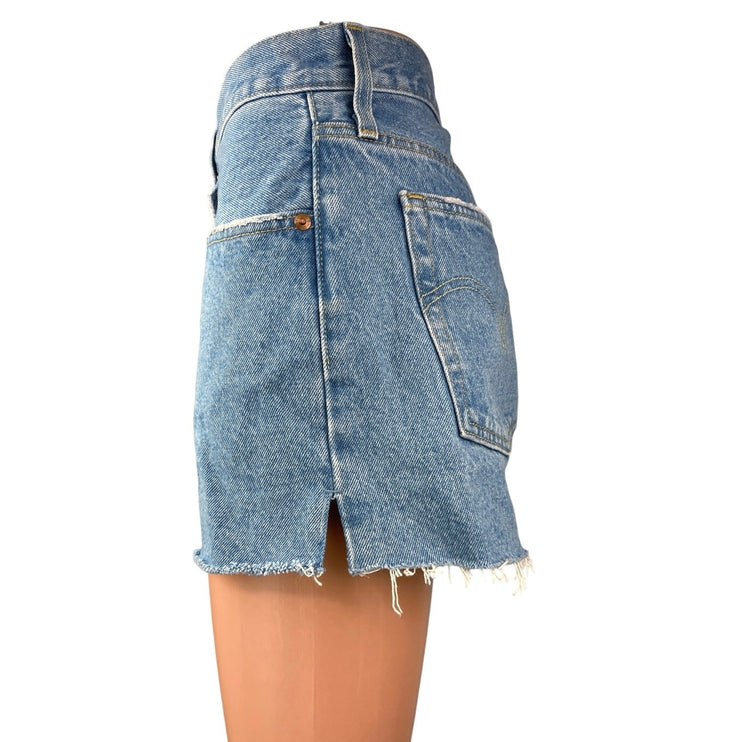 Levi's Women's Blue Medium Wash High Rise Raw Hem Denim Jean Shorts Size 30