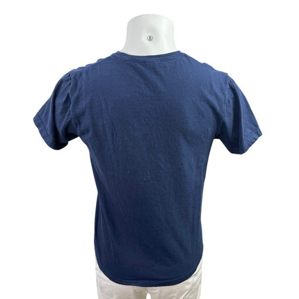Gildan Knicks Captain Mens Blue Short Sleeve Crew Neck Graphic Tee T-Shirt Top M