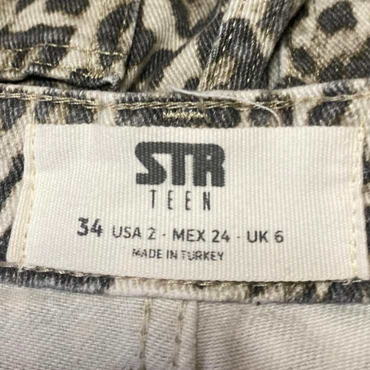 STR Teen Beige Black Leopard Straight Frayed Loose Raw Hem Denim Jeans Size 2