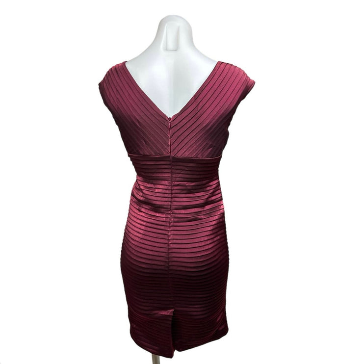 Adrianna Papell Purple Metallic Pleated V-neck Sleeveless Satin Sheath Dress 2P