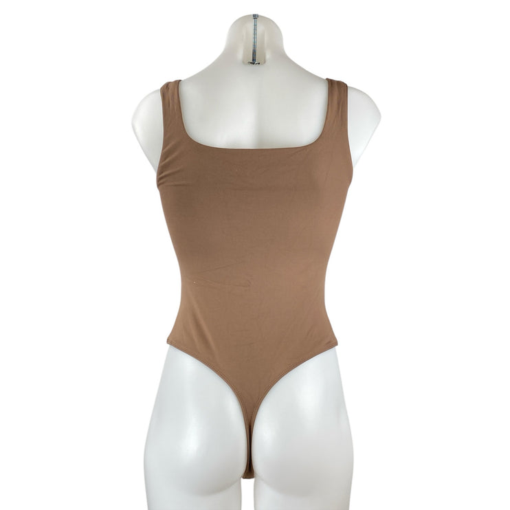 Aritzia Babaton Tan Sleeveless Square Neck Thong Cami Tank Bodysuit Top Size M