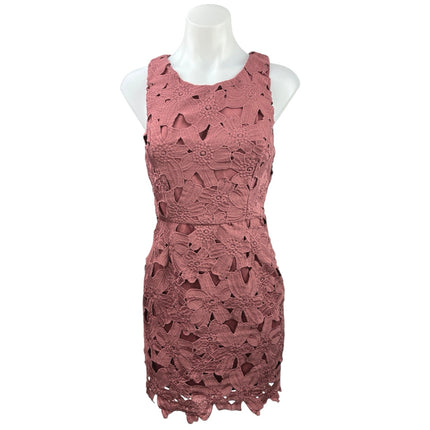 ASTR The Label Maroon Floral Lace Sleeveless Scalloped Hem Mini Sheath Dress S