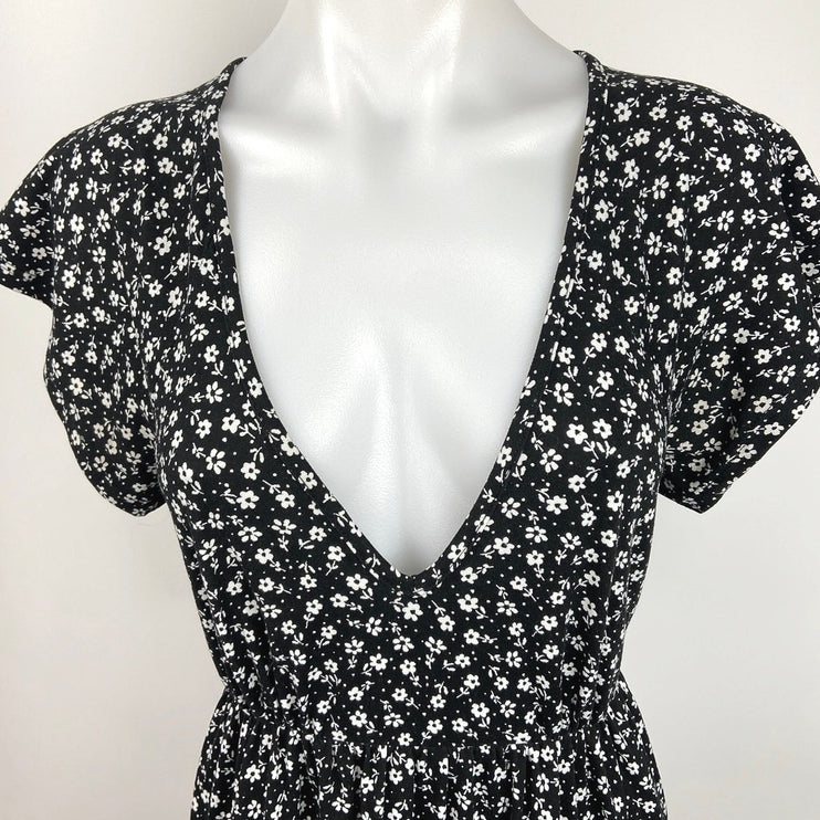 Urban Outfitters Black White Floral Flutter Sleeve Deep V Tiered Mini Dress Sz S