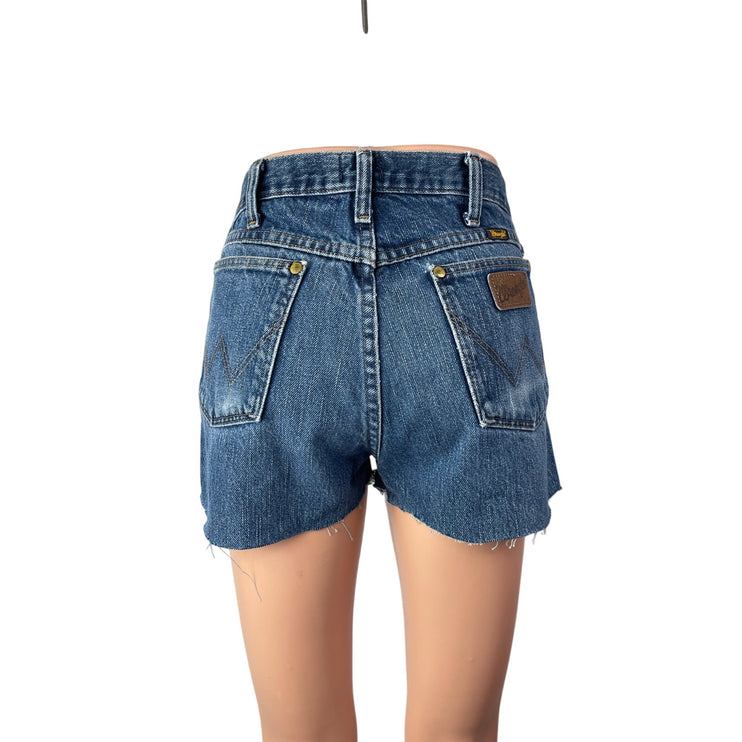 Wrangler Women's Blue Medium Wash High Waisted Cut Off Denim Jean Shorts Size 3241*=-0o