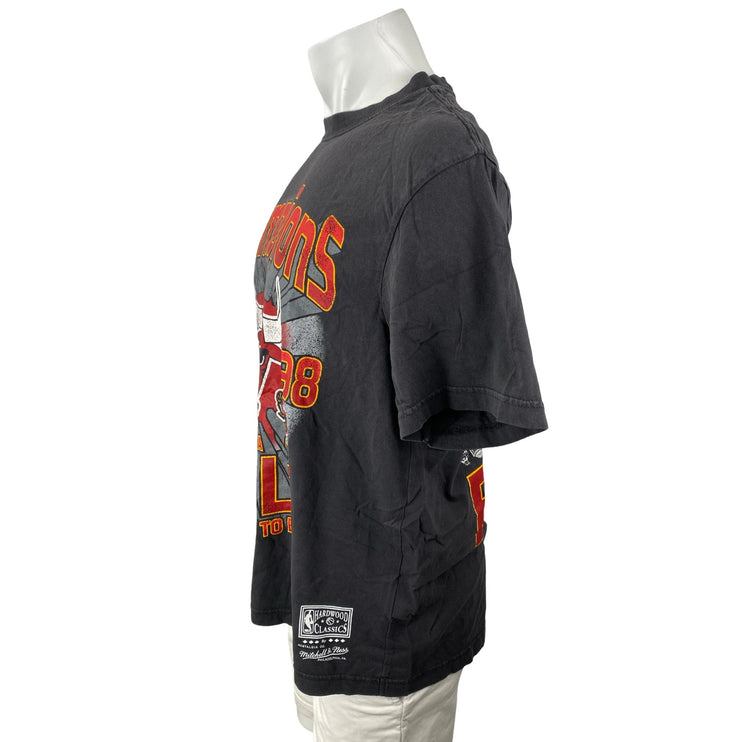 Mitchell & Ness Chicago Bulls Explode Champions Mens Black Graphic T-Shirt Top M