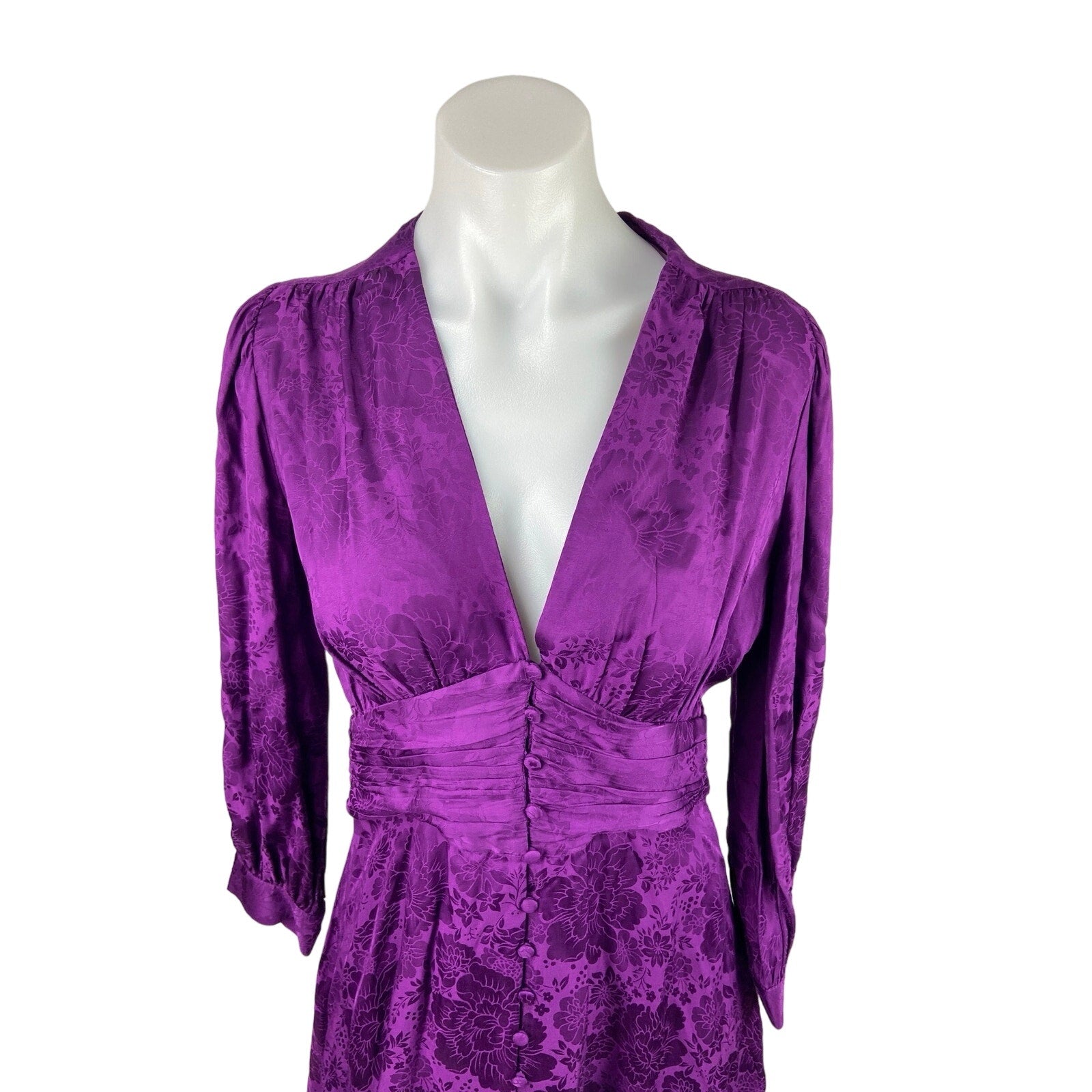 ZARA NWT Purple Louisse Floral Satin V-neck 3/4 Sleeve Mini A-Line Par – Brie ZARA NWT Purple Louisse Floral Satin V-neck 3/4 Sleeve Mini A-Line Par – Brie