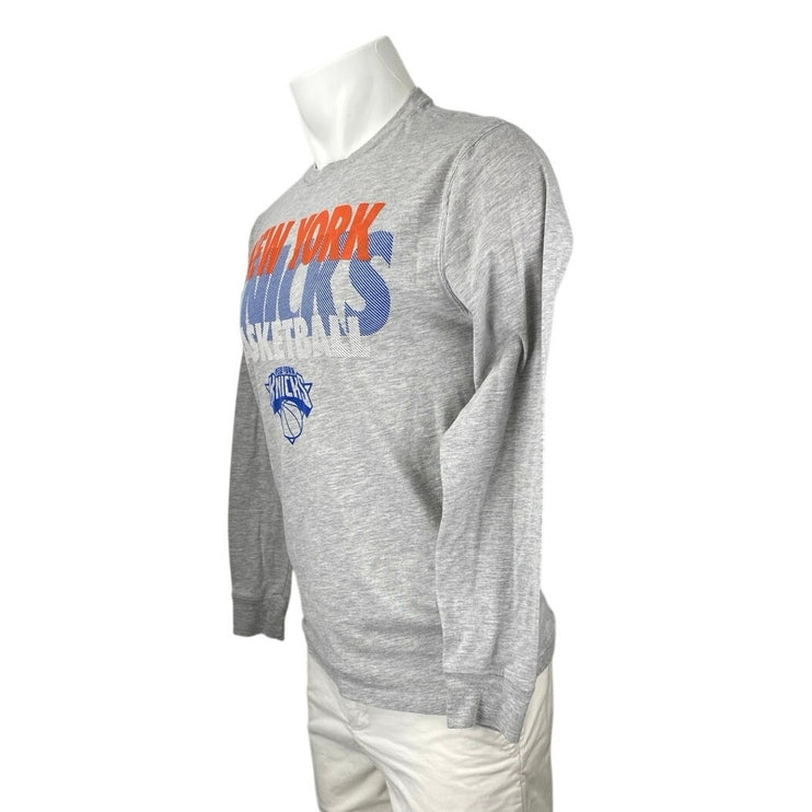Ultra Game NBA New York Knicks Basketball Gray Long Sleeve Pullover Tee Shirt M